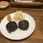 お燗とvinめし くいぜ - ブーダンノワール、血のソーセージ。絶品。