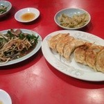 ラーメンハウス - 餃子、メンマ、ニラレバ炒め