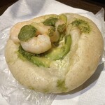 バゲットラビット - エビとアボカドのフォカッチャ