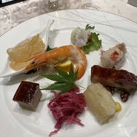銀座アスター 新宿賓館  - 前菜　酒のつまみにジャスト