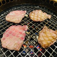 ホルモン焼肉 富や 栄店 - 塩タン2