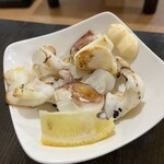 浜焼活貝 いさむ - 紋甲いか下足塩焼き