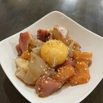 浜焼活貝 いさむ - 海鮮ユッケ