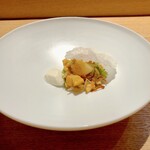 KHAO - ヤムソムオー（文旦、帆立、蕎麦の実、ライスペーパー）