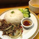 シャンタイレストラン - 牛肉ガパオライス(1000円)