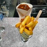 ベルギーフリッツスタンド bintje. - スイートカレーマヨネーズ