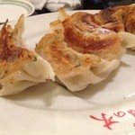 らーめん　すずの木 - 肉汁たっぷり餃子！