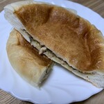 カノア ベーカリー - ガパオパン