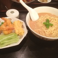 味の中華 羽衣 銀座本店 - 羽衣名物、セパレートヒヤチュー。