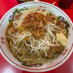 ラーメン二郎 - 小麺半分｡ﾆﾝﾆｸ少し脂ﾏｼﾏｼ｡
