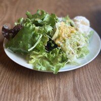 YPSILON Aoyama - ランチのサラダ