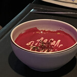 Peter - ビーツのスープ
      チャイブ サワークリーム