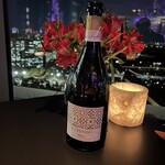 Peter - お祝いのスパークリング。背景がとても素敵です。