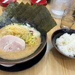 横浜家系ラーメン 熊野家 - 