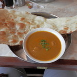 チキンカレーと大きなナン