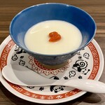 龍騰虎躍 - 杏仁豆腐