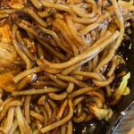 おこのみ焼き 鉄板焼 楽 - モダンのソバは中細◎