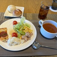 MIDO RESTAURANT PIC NIKA - 