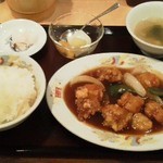 珉珉 - 酢豚定食ｗ普通なんだけどここ以外で酢豚定食は食べないようにしているｗｗｗ