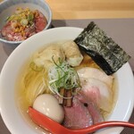 麺や旬香 - 特製塩らぁめん、国産牛ローストビーフ丼
