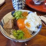 草喰 なかひがし - ❹オプションの卵かけごはんを相方とシェアしました。満腹でしたがせっかくなのでと欲張りさんです。