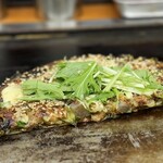 お好み焼き ふじや - 見た目もべっぴんな断面が最高やね