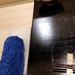 島津 - 青いおしぼりとガリ