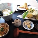 本格手打うどん 大河 - 冬のめちゃ旨やさい天盛セット(とろろわさび醤油うどん・油かす入生姜ごはん)＋とり天追加