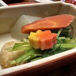 草喰 なかひがし - 壬生菜　堀川牛蒡　大根　海老芋を潰して団子にして揚げたもの　金時人参　生麩