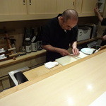 割烹 大田川 - 仕事をする御主人(^^♪