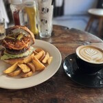 バーガーマニア - 働いている人もとても良い雰囲気。