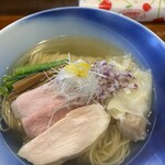 千茶屋 - ワンタン２個　低温チャーシュー豚2枚鶏1枚