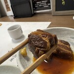 路地裏居酒屋こうじ - トロトロの豚角煮