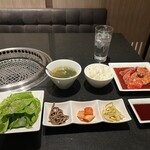 しゃぶしゃぶ すき焼き 焼肉　兜　奥座 - 