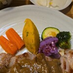 キッチン ブルー グローブ - 備え付け野菜のアップ