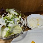 キッチン ブルー グローブ - サラダ、お新香のアップ