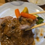 キッチン ブルー グローブ - ふた口目には人参を添えて