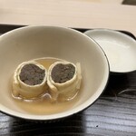片折 - 干しぜんまいの信田巻
      ぜんまいは柔らかく深みのある味わいの出汁