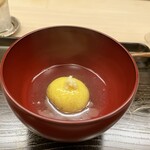 片折 - 吉備団子
      団子の中には鰻と百合根
      餡の塩梅やとろみ具合いが絶妙
      澄み切った味わい　余韻が残ります