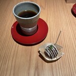 ラ・ボンヌターブル - コーヒーとたこ焼き風フォンダンショコラ