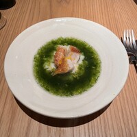 ラ・ボンヌターブル - 金目鯛の鱗焼き、うるいと花びら茸のリゾット、青海苔のスープ　ゆず皮が香ってくる