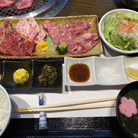焼肉 炉辺 - 