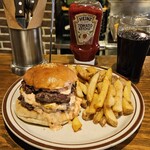 HYOE'S BURGERS + FRIES - 