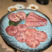 焼肉 よいん - タン三種