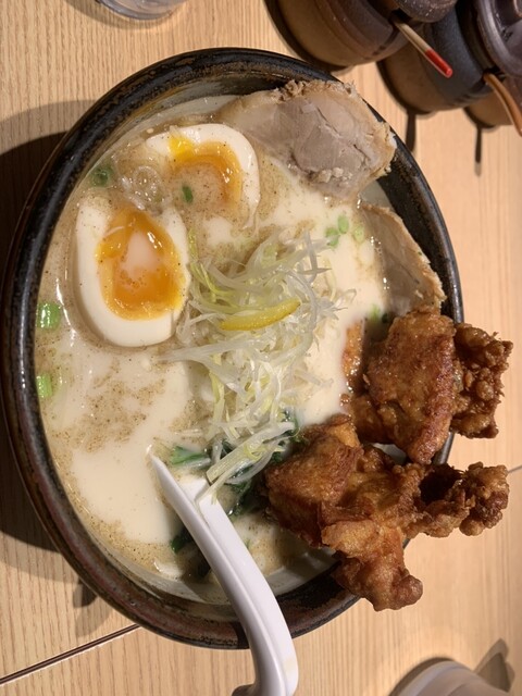 Amazon.co.jp: 寿がきや 煮干香る コク塩ラーメン 108g ×12個