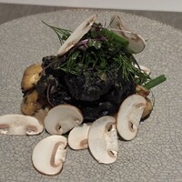 ブリーズ オブ トウキョウ - 真鱈の白子のフリットと舟形マッシュルームのデグリネゾン