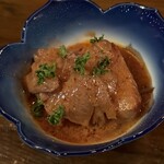 つまみ処 HITOTARASHI - 洋風角煮