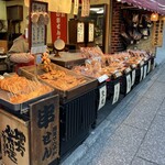 林田のおせんべい - 店頭