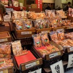 林田のおせんべい - 店頭