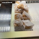 ル・ピノー - 朝一だったのでシュークリームありました。９時開店